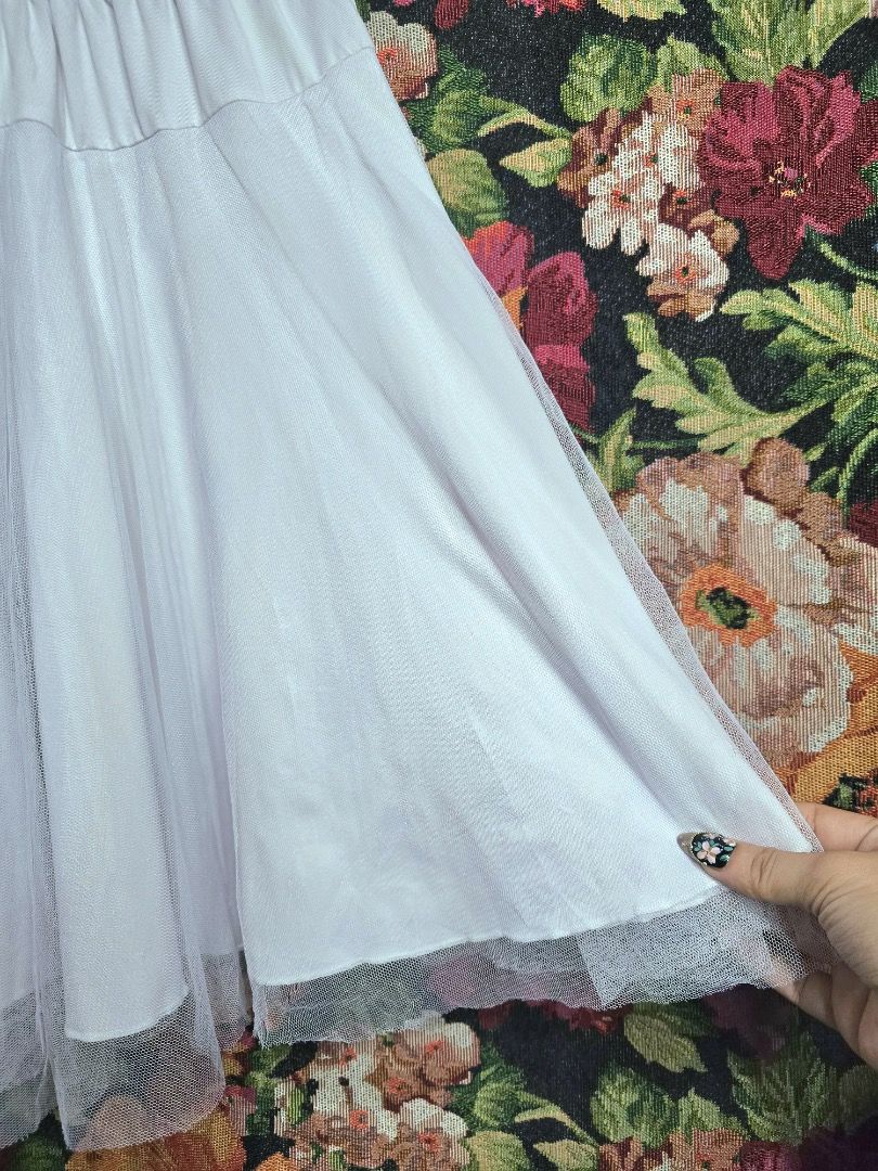 White Tulle Short Skirt (Category: Skirts) located in Paranaque City. Submitted by titaartestudio (Listing ID 1461254255, Image 2). Description: .