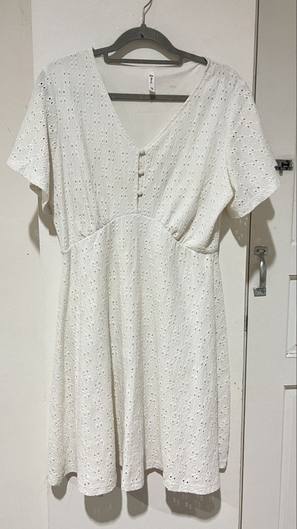 White V-neck Eyelet Dress (Category: Dresses) located in Cebu City. Submitted by fromreggg (Listing ID 1461129967, Image 1). Description: White V-neck Eyelet Dress Brand &me M on tag Fits M-L P250.