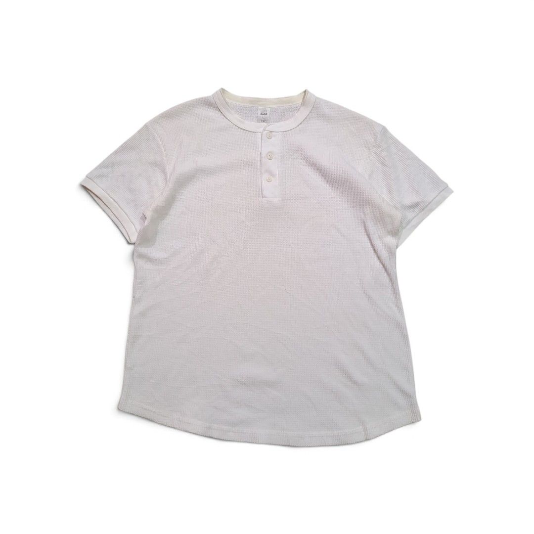 White Waffle Knit Henley Shirt (Category: Tshirts & Polo Shirts ) located in Iloilo. Submitted by truemoon.c87642 (Listing ID 1461167379, Image 1). Description: 20x26 Excellent Condition (Need Wash).