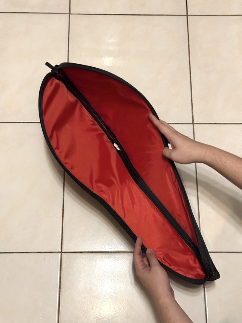 Wilson clash racket bag (black & red) (Category: Racket and Ball Sports) located in Marikina City. Submitted by declutteringera (Listing ID 1461272807, Image 3). Description: .