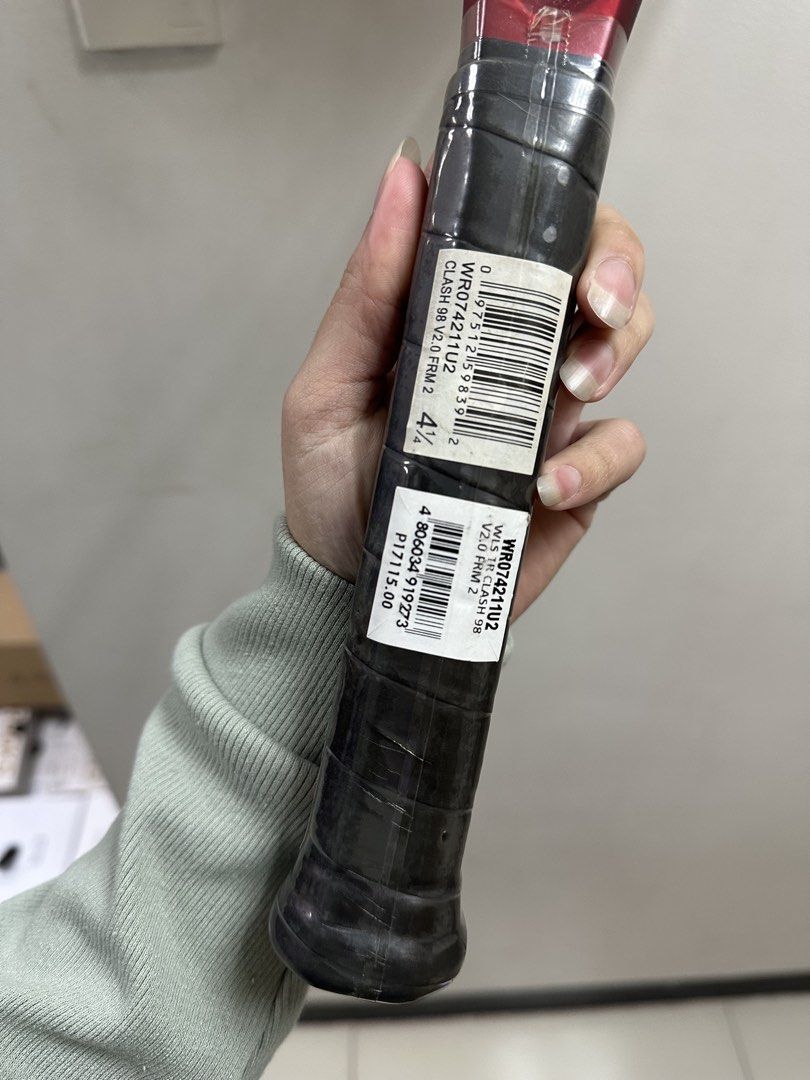 WILSON PERFORMANCE TR CLASH 98 V2.0 FRM 2 (Category: Racket and Ball Sports) located in Pasig City. Submitted by sriplace (Listing ID 1460558464, Image 3). Description: WILSON PERFORMANCE TR CLASH 98 V2.0 FRM 2 SRP: 17,115 SALE PRICE: 5135 Head (sq cm): 632 Head (sq in): 98 Length (cm): 68.58 Length (in): 27 String Pattern: 16X20 Strung balance (cm): 31.6 Strung balance (pts): -8 Strung weight (grams): 326 Strung weight (ounces): 11.5 Taper Syste