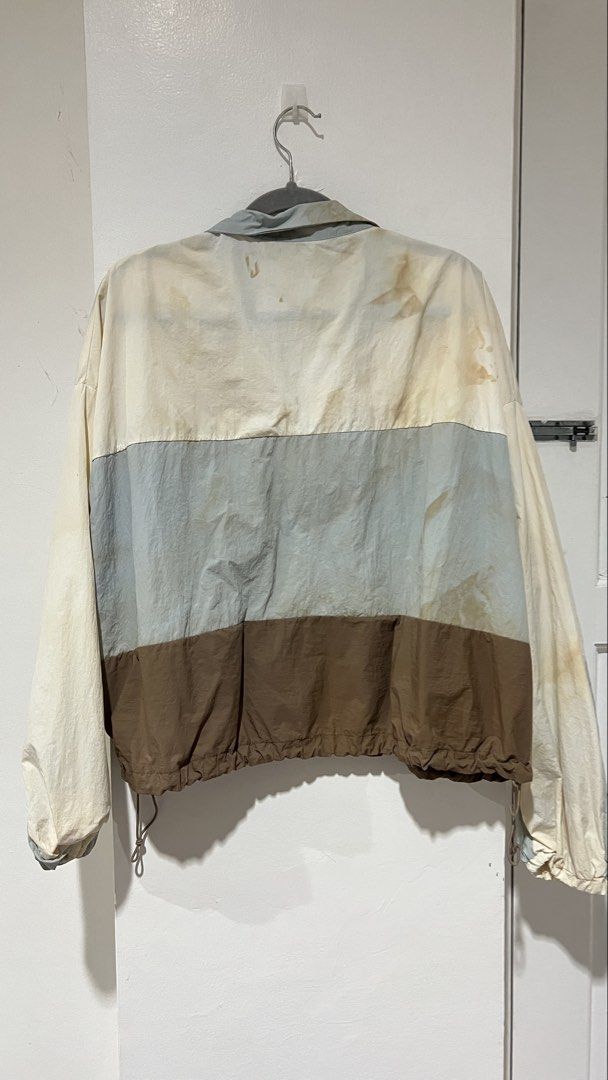 Windbreaker (Category: Coats, Jackets and Outerwear) located in Cebu City. Submitted by fromreggg (Listing ID 1461123173, Image 3). Description: Windbreaker from Taiwan Forgot the brand Used only once Issues: Laundry stain 😭😭😭😭 P200.