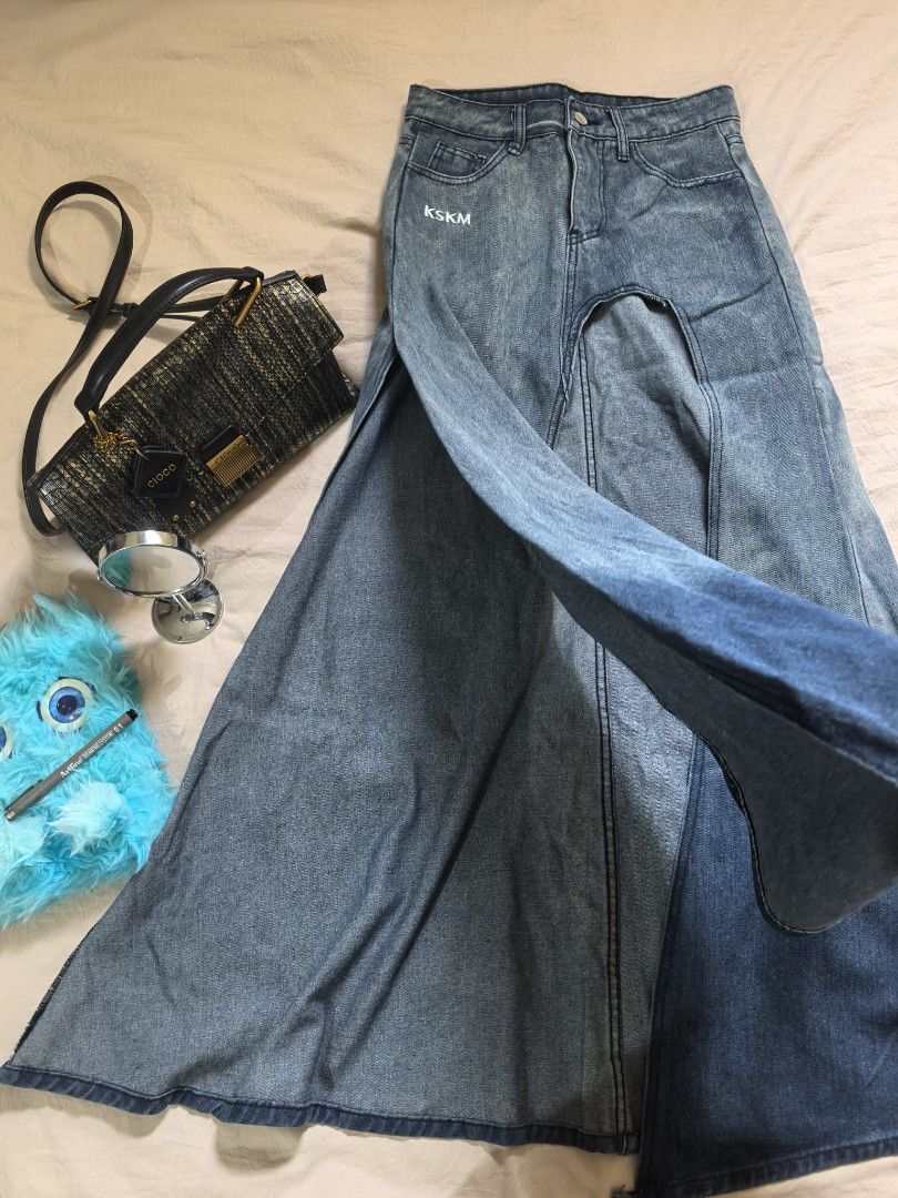 KSKM Blue Denim Maxi Skirt (Category: Skirts) located in Tacloban City. Submitted by curatedbygenz (Listing ID 1461118615, Image 2). Description: 📏 Waist: Approximately 14 inches flat (28 inches around) 📏 Length: Approximately 42 inches ✨ Front and side slits for a unique, stylish look and added ease of movement. 💙.