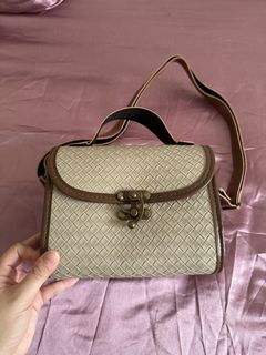 (Category: ) located in . Submitted by shimmerfinds (Listing ID 1461196269, Image 1). Description: .