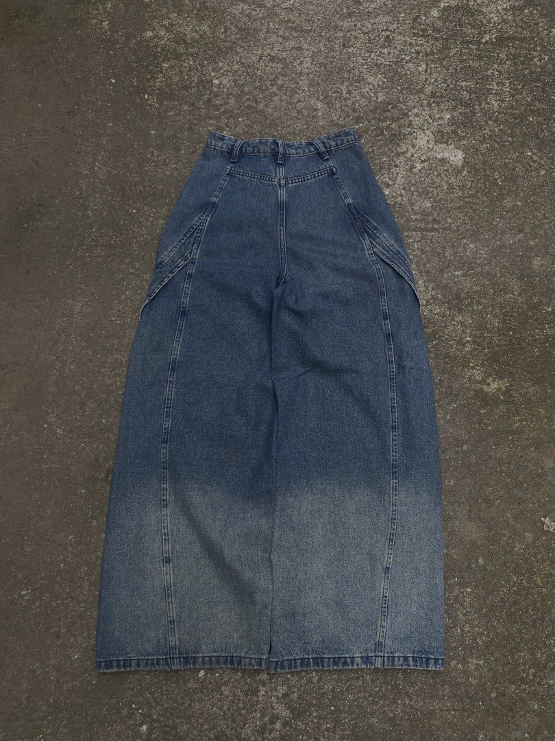 Y2k fits BAGGY/BARREL PANTS (Category: Jeans) located in Imus. Submitted by chararatzx. (Listing ID 1461192668, Image 2). Description: EXCELLENT CONDITION -THICK -HARD -HEAVY W26 L40 THIGH13 LEG11.