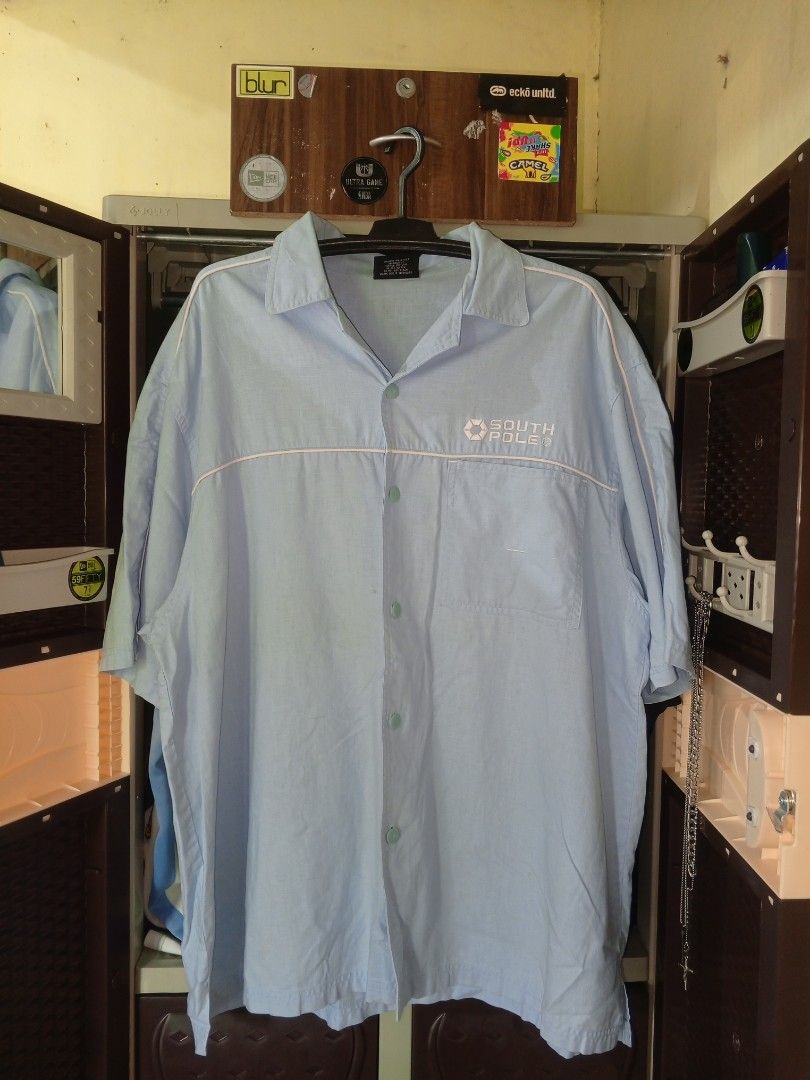 Y2K Southpole Polo Shirt (Category: Tshirts & Polo Shirts ) located in Marilao. Submitted by mosdefwji (Listing ID 1461181740, Image 1). Description: Vintage Southpole Polo Shirt Lightly Used/Fair Condition Needs wash only • Actual Measurements: Width: 27inches ( pit to pit ) Length: 31 inches Honest Issue: washable stain Location: Marilao Bulacan MOD: J&T Express Or Lalamove ( I can ship nationwide wide ) MOP: Gcash Only Strictly NO COD.