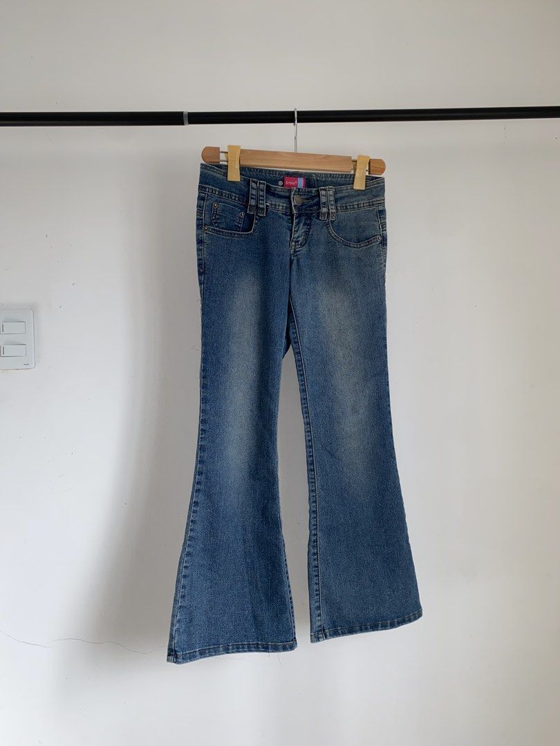 ‘Y2k Style Crissa Flared Denim Jeans’ (Category: Jeans) located in Calamba. Submitted by dreality. (Listing ID 1461257932, Image 1). Description: ‘Y2k Style Crissa Flared Denim Jeans’ - Beautiful Details! 🌸✨ Waist: 28 | Length: 34 | Leg Opening: 10 ・ In a Good Condition! ・ Color rate: 10/10 ・ Flaw: NONE! 🔖 PRICE: ₱600 ONLY!.