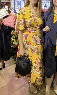 (Category: ) located in . Submitted by decluttering.manila (Listing ID 1461249511, Image 1). Description: .
