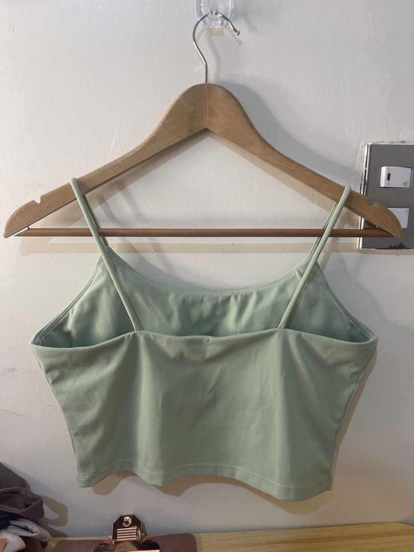 Yoga sage green top L a4 (Category: Activewear) located in Baguio. Submitted by buyforless_2600 (Listing ID 1461309831, Image 2). Description: .