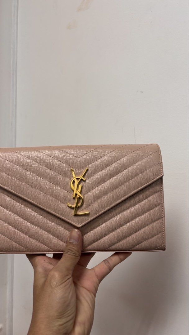 YSL Pale pink classic cassandre wallet on chain (Category: Luxury Bags & Wallets) located in Manila. Submitted by luxemax_09 (Listing ID 1461167391, Image 1). Description: .