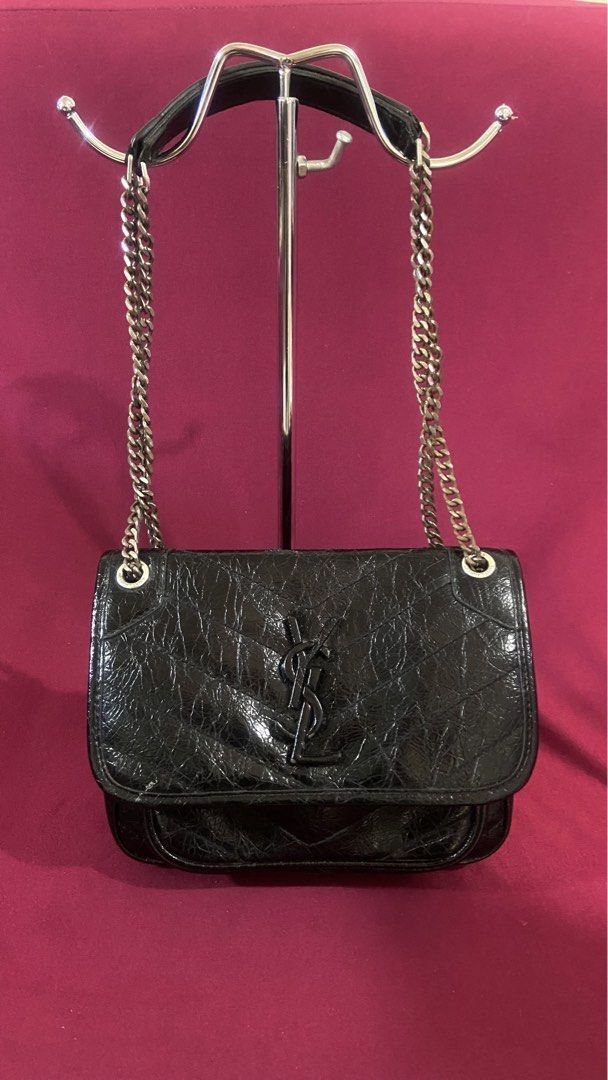 YSL two way (Category: Luxury Bags & Wallets) located in Valencia. Submitted by srn_stchl (Listing ID 1461237962, Image 1). Description: .