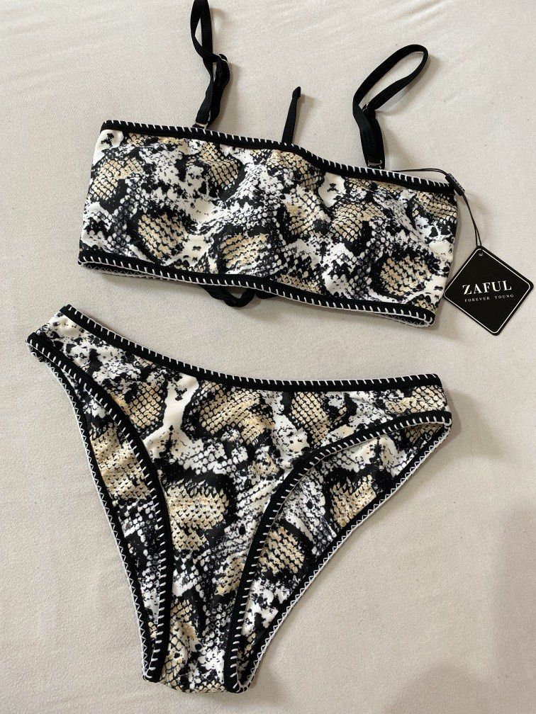 Zaful Snake Print Two Piece (Category: Bikinis & Swimsuits) located in Naga. Submitted by she_clutter (Listing ID 1461130242, Image 1). Description: .