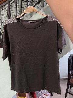 (Category: ) located in . Submitted by aprilluxcloset0812 (Listing ID 1461322550, Image 1). Description: .