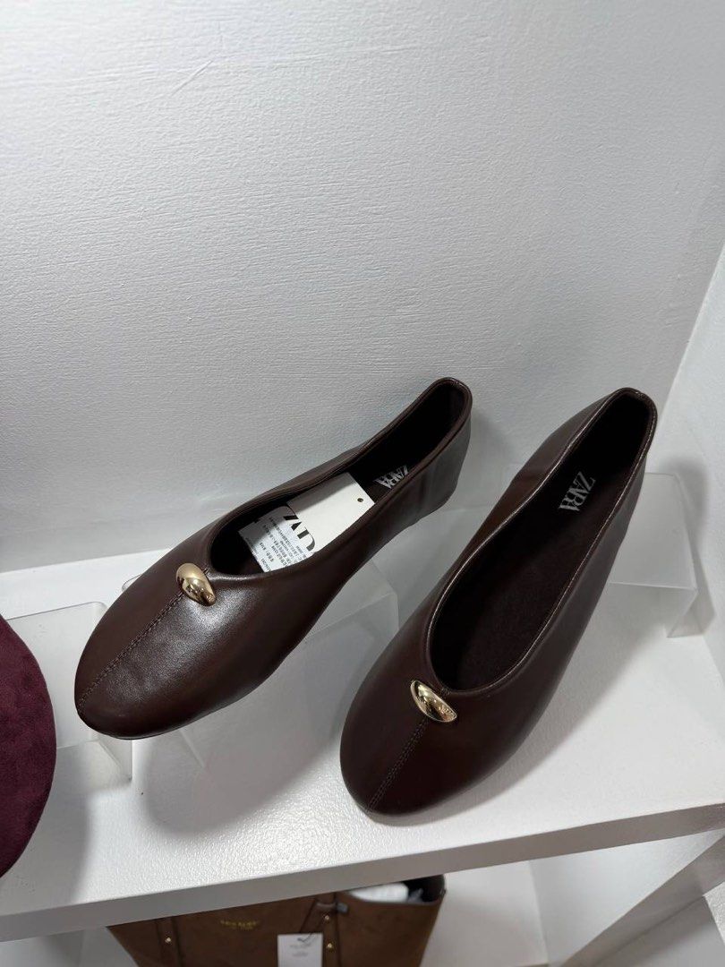 Zara Flats (Category: Flats & Sandals) located in Binan City. Submitted by pinkykeenshop (Listing ID 1461217696, Image 1). Description: .