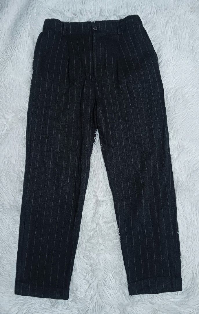Zara highwaist trouser (Category: Other Bottoms) located in Ozamiz City. Submitted by lovethriftshop18 (Listing ID 1461255075, Image 2). Description: size 28-30 garterized likod length 36 stretchable.
