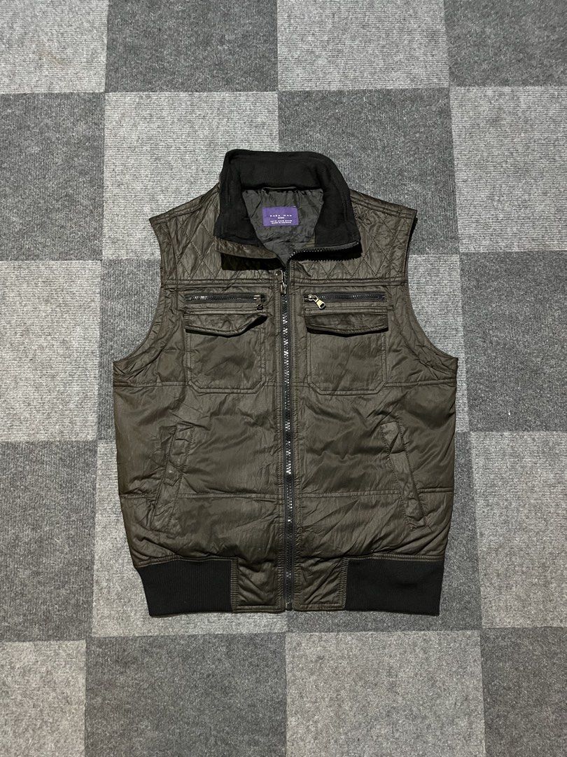 Zara Men vintage utility vest (Category: Vests) located in Naga. Submitted by kots_rojan (Listing ID 1461291565, Image 1). Description: in excellent condition size L no issue complete tags color rate 10/10.