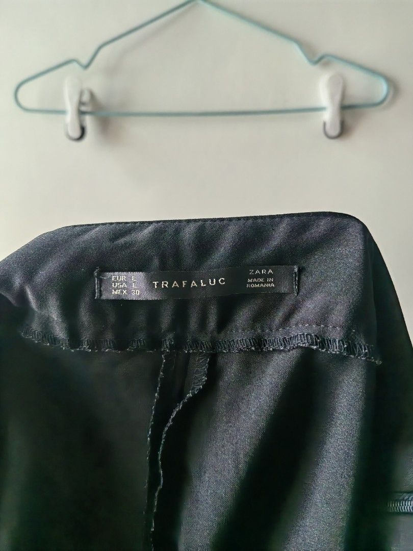 Zara shorts (M) (Category: Shorts) located in Baguio. Submitted by kacijom (Listing ID 1461253834, Image 3). Description: ₱250 •Zara shorts •Size 28/M, 14"x12" •9/10 (Very-Good Used Condition).