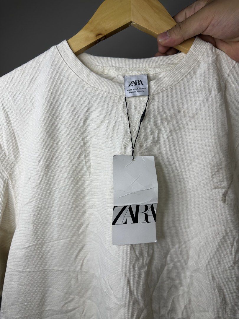 ZARA TEE (Category: Tshirts & Polo Shirts ) located in Molave. Submitted by thriftmate13 (Listing ID 1461210649, Image 2). Description: need wash.