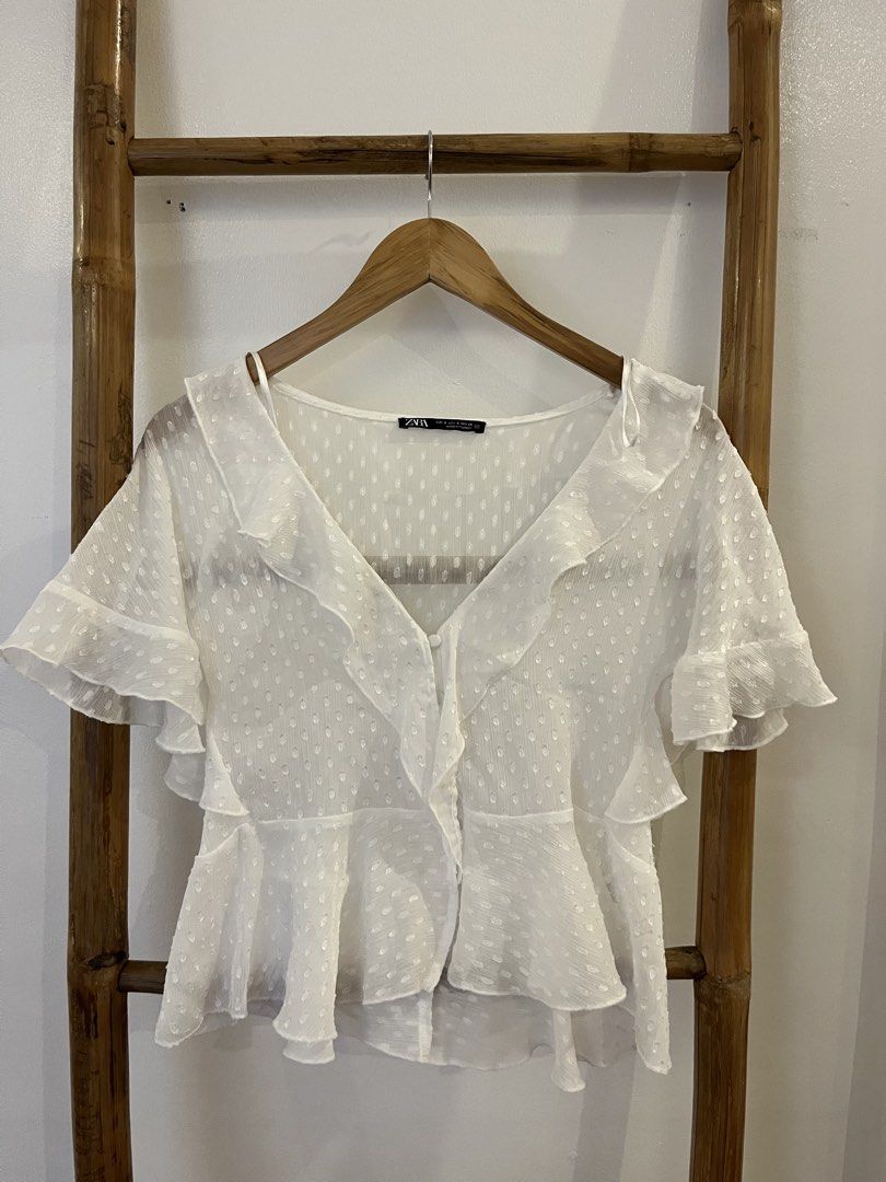 Zara top (Category: Blouses) located in Rizal. Submitted by jn_mdl (Listing ID 1461227538, Image 1). Description: .