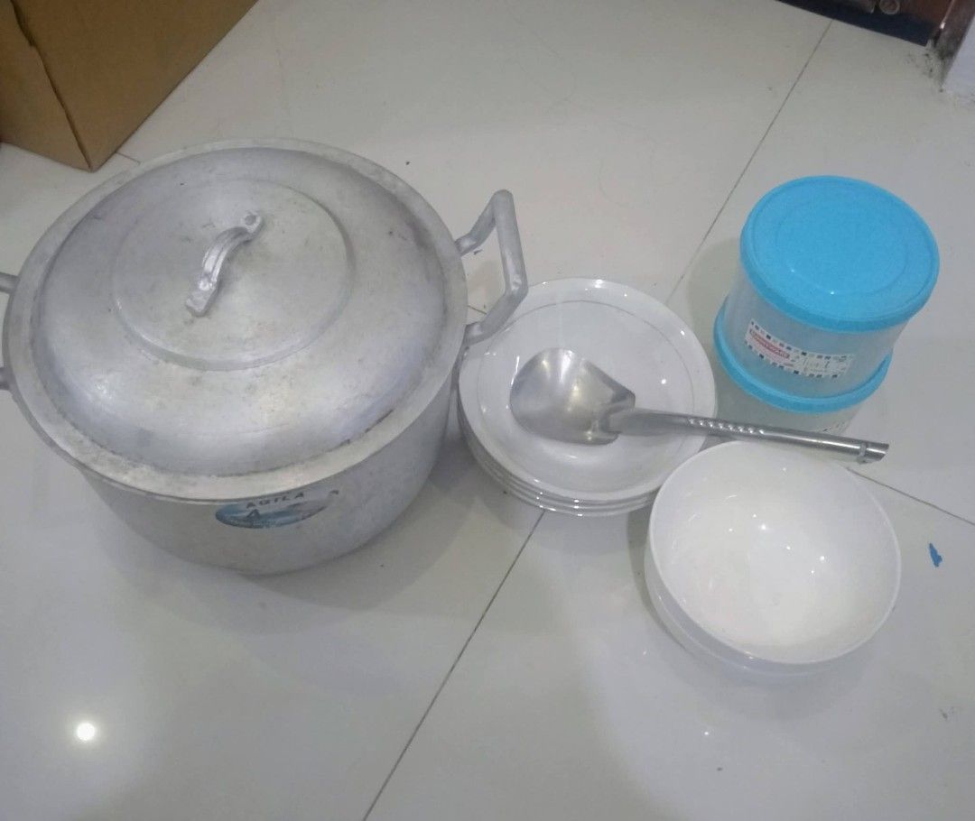 10-Piece Kitchenware & Dining Bundle (Preloved) (Category: Cookware & Accessories) located in Pateros City. Submitted by foryoufindsph (Listing ID 1461343680, Image 3). Description: 10-Piece Kitchenware & Dining Bundle (Preloved) ​Includes (10 pcs total): 1x Agila Aluminum Cooking Pot with Lid, 4x Shallow Bowls, 2x Deep Bowls, 1x Metal Ladle, 2x Plastic Food Storage Containers. ​Condition: Preloved, ready to use with no major damage. ​Total SRP V