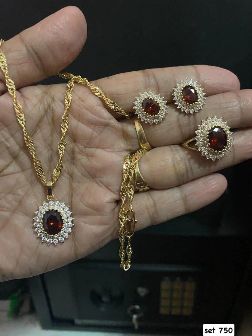 14K Vermeil Gold Set (Category: Necklaces) located in Caloocan City. Submitted by cheskhaionlinestore2.0 (Listing ID 1461518909, Image 1). Description: New Collection 🥰 14k GOLD VERMEIL Set ₱1300 only 📌 What is Vermeil Gold? 14K Vermiel Gold Gold vermeil (pronounced ver-may) is a high-quality type of gold-plated jewelry defined by a sterling silver base metal, a thick gold layer (at least 2.5 microns), and a gold purity of 10 karats or more.. ✅