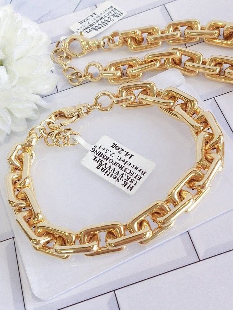 18k Hk setting gold electroform Bottega bracelet (Category: Bracelets) located in Manila. Submitted by bhelgoldseller2ndaccount (Listing ID 1461508398, Image 3). Description: New!!✨New!!✨New!! Authentic 18k Hk Golds 💯pawnable/naisasanla 💯with high appraisal rate 💯good investment 💯Direct supplier price 👉OPEN for resellers 🌺please take time to evaluate their actual sizes and grams 👉Best panggift for all occasions ✅ Sold per grams not per pie