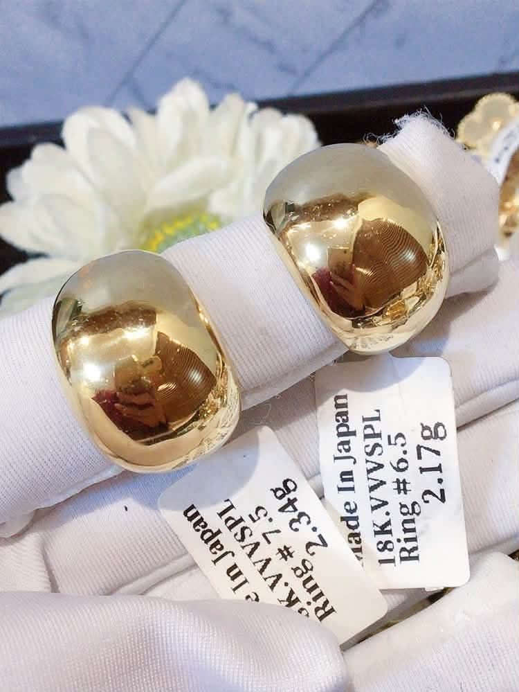 18k Japan gold dome ring (Category: Rings) located in Manila. Submitted by bhelgoldseller2ndaccount (Listing ID 1461383837, Image 1). Description: New!!✨New!!✨New!! Authentic 18k Japan Golds 💯pawnable/naisasanla 💯with high appraisal rate 💯good investment 💯Direct supplier price 👉OPEN for resellers 🌺please take time to evaluate their actual sizes and grams 👉Best panggift for all occasions ✅ Sold per grams not per piece Kya lowest price ✅With