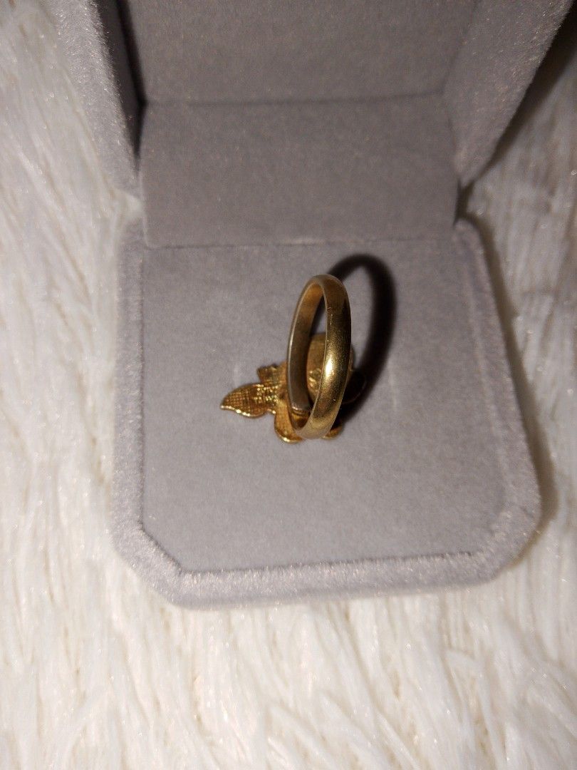1970s aviva snoopy cowboy ring (Category: Vintage Collectibles) located in Manila. Submitted by jym008 (Listing ID 1461339196, Image 3). Description: Vintage 1970s Aviva Snoopy Cowboy Ring 🤠 Original enamel, no crack / no chip Adjustable size, gold-tone Ring only + box Origin: Japan (Aviva USA 70s) ₱900 - GCash / J&T / Lalamove PM lang!.