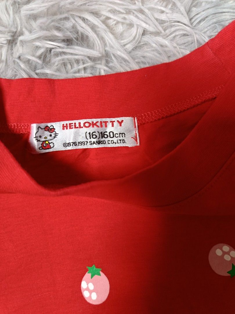 1997 hello kitty shirt deadstock condi (Category: Shirts) located in Quezon City. Submitted by tedthrift (Listing ID 1461376163, Image 2). Description: VTG hello kitty deadstock condi size L from thriftstore.