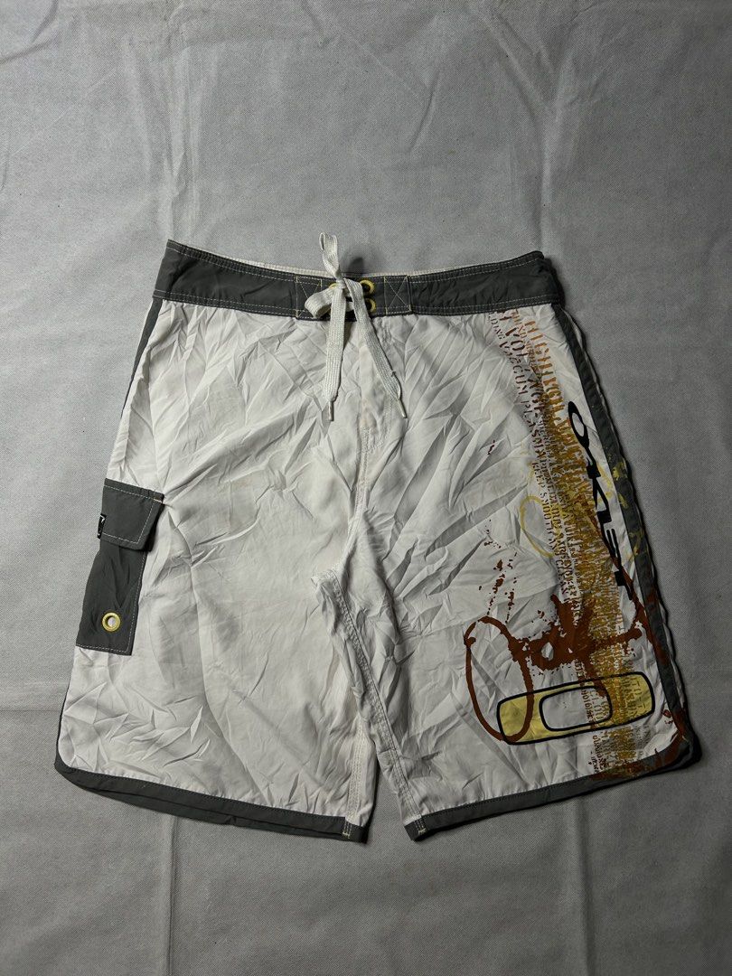2000’s Oakley Board Shorts (Category: Swim Trunks & Board Shorts) located in Iloilo. Submitted by noy_thrift (Listing ID 1461462339, Image 1). Description: 2000’s Oakley Board Shorts Waistline 34 Length 23 Leghole 12.5 Excellent Condition No Issue.