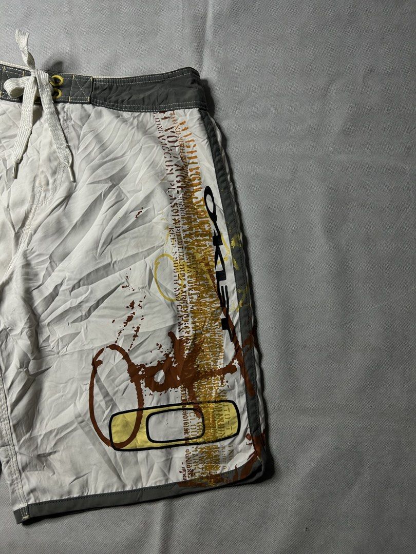 2000’s Oakley Board Shorts (Category: Swim Trunks & Board Shorts) located in Iloilo. Submitted by noy_thrift (Listing ID 1461462339, Image 2). Description: 2000’s Oakley Board Shorts Waistline 34 Length 23 Leghole 12.5 Excellent Condition No Issue.