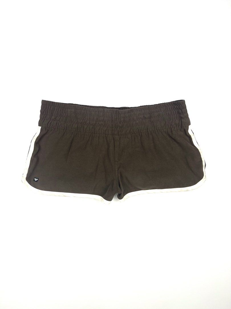 2000’s Roxy Dolphin Shorts (Category: Shorts) located in Angeles City. Submitted by fruits.ph (Listing ID 1461519673, Image 1). Description: Measurements Waist: 15” and above( Garterized Waist) Hips: 18” Length: 9” Leg Opening: 12” Size on Tag: Ladies 12 (L) Best Fit: 30-31” waist (L-Semi L) *Flat lay measurements* Mannequin Size: (Waist:31 Hips:33) Color Rate: 10/10 Flaws: Stains on white lining (see photos attached) Material: Polyester/Non Stre