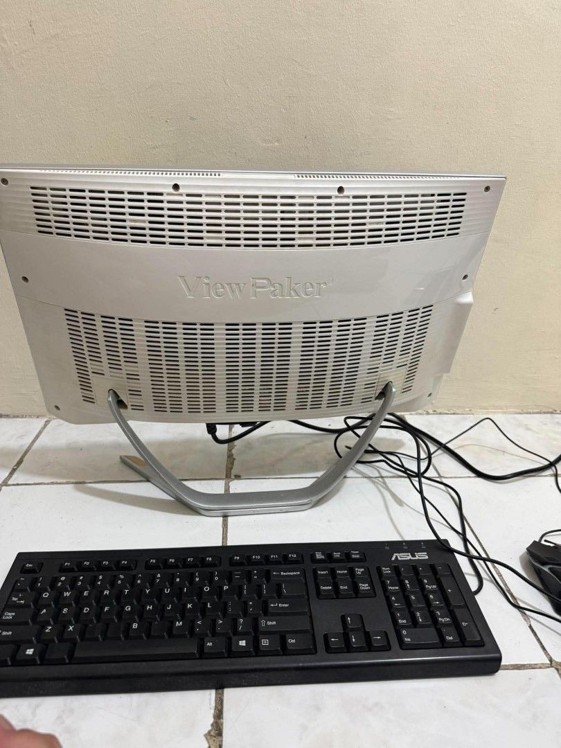 24 inches All in One PC frameless screen (Category: Desktops) located in Manila. Submitted by happyearth.953a15 (Listing ID 1461324507, Image 2). Description: 24 inches All in One PC frameless screen I5 7th gen Intel UHD Graphics 630 8gb ram 120gb ssd Windows 11 pro OS Ms office installed Free mouse and keyboard 💸💸 8,500 Location: San Andres bukid manila Pick up deliver.