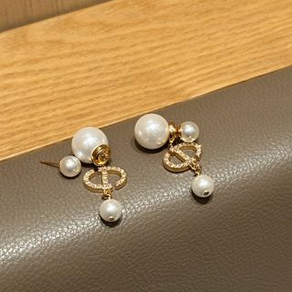 （分類：）位於 。 由 aurastudio 提交（商品編號 1461500536，圖片 1）。簡介： 。
