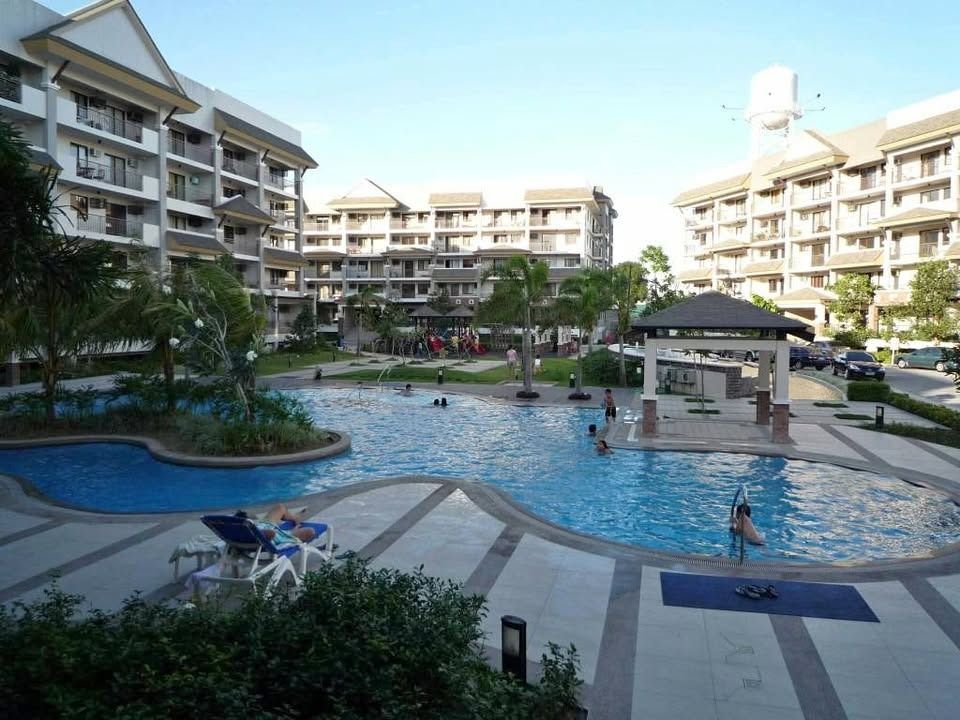 2 Bedroom Riverfront Residences at Pasig (Category: Apartments & Condos) located in Paranaque City. Submitted by terrencemajesticphoenixrk (Listing ID 1461361697, Image 1). Description: Riverfront Residences P. Conducto St, corner Dr. Sixto Antonio Ave., Caniogan, Pasig, 1606 Metro Manila Unit 49.5sq m Laundry 11 sqm Total 60.5 sqm 2 bedroom Selling at 4.950M negotiable.