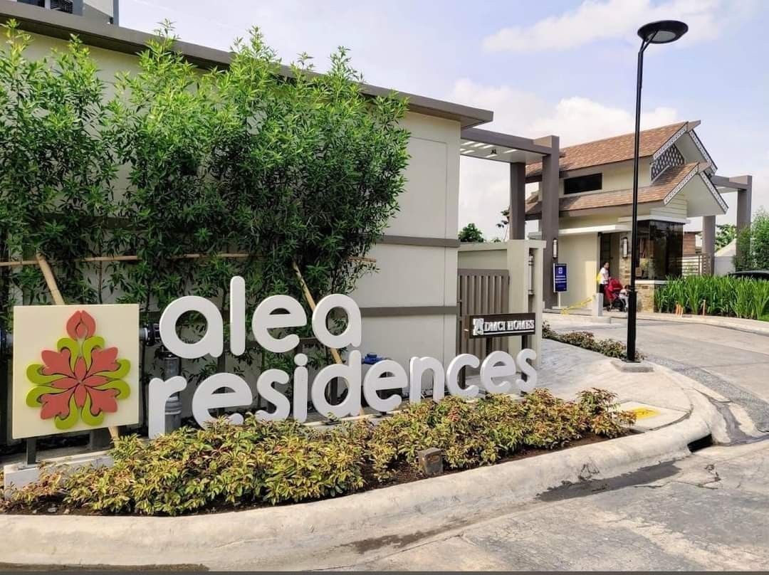 2 bedroom Unit with Parking (Category: Apartments & Condos) located in Caloocan City. Submitted by cleverpenguin_d60d2f (Listing ID 1461542843, Image 1). Description: For Sale: 2-BR Unit with Parking at Alea Residences Selling Price: ₱6,000,000 (Negotiable) Property Highlights: Location: Alea Residences (15 mins to Entertainment City, Okada & MOA) Size: 68 sqm | 2 Bedrooms | 1 Bathroom | 1 Parking Space View: Rare, unblocked view Inclusions (Full