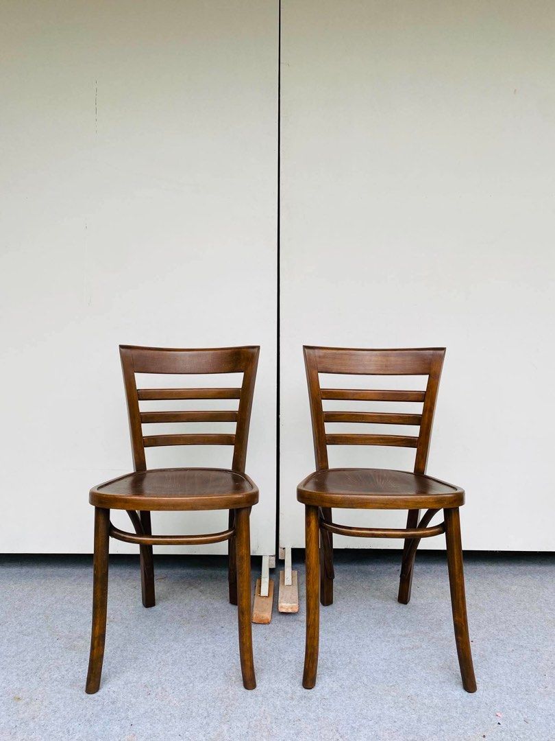 2PCS BISTRO CHAIRS (Category: Chairs) located in Manila. Submitted by jerichocal17856 (Listing ID 1461439560, Image 1). Description: “JAPAN SURPLUS” 2PCS BISTRO CHAIRS SIZE: 16L” x 16W” x 18Sh” x 31H” inches (AS-IS ITEM) IN GOOD CONDITION.