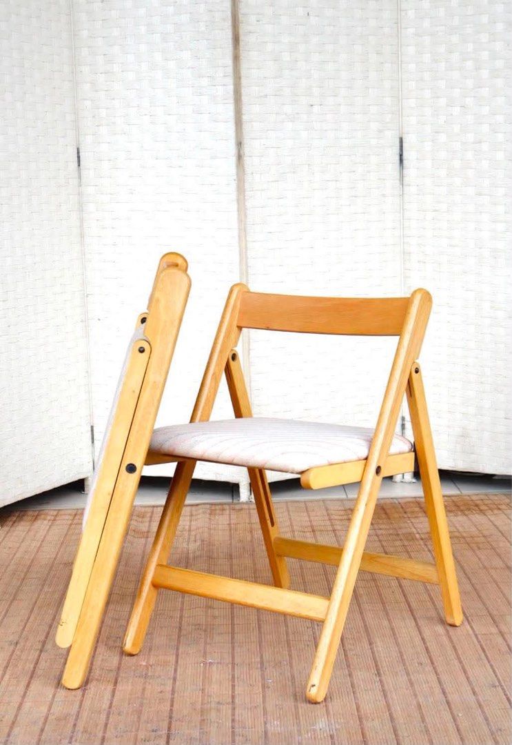 2PCS FOLDING CHAIR (Category: Chairs) located in Manila. Submitted by jerichocal17856 (Listing ID 1461436337, Image 3). Description: JAPAN SURPLUS FURNITURE 2PCS FOLDING CHAIR Size 16.5L x 16W x 15.5SH x 25H in inches (AS-IS ITEM) *Minimal Scratch Only IN GOOD CONDITION.