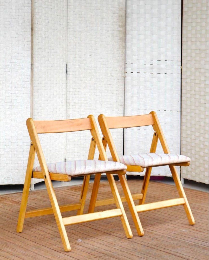 2PCS FOLDING CHAIR (Category: Chairs) located in Manila. Submitted by jerichocal17856 (Listing ID 1461436337, Image 1). Description: JAPAN SURPLUS FURNITURE 2PCS FOLDING CHAIR Size 16.5L x 16W x 15.5SH x 25H in inches (AS-IS ITEM) *Minimal Scratch Only IN GOOD CONDITION.