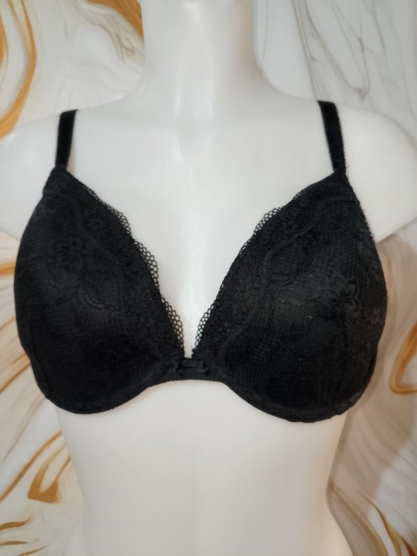 34ddd M&S Black Lace Bra thim soft pads underwired (Category: Undergarments & Loungewear) located in Manila. Submitted by truecrystal-1407 (Listing ID 1461556640, Image 1). Description: - Black lace bra - also available in 36e - Underwire support for a great lift - Adjustable straps for a perfect fit - Beautiful lace trim along cups and band - Chic mesh detail on the sides - Secure hook and eye closure at the back - Designed for comfort and style
