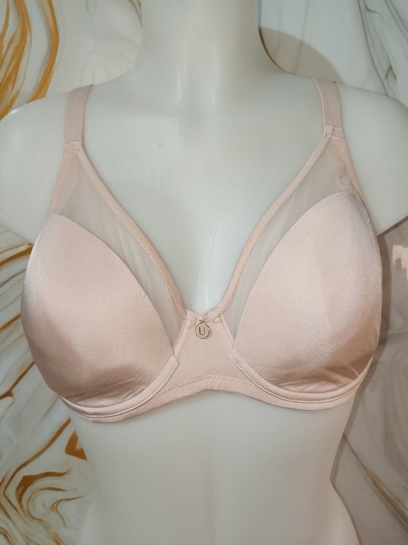 36dd UNDERSTANCE Light Pink Mesh Trim Underwire Bra THIN SOFT PADS (Category: Undergarments & Loungewear) located in Manila. Submitted by truecrystal-1407 (Listing ID 1461556599, Image 1). Description: - Light pink bra - Mesh trim on cups - Underwire support - Adjustable straps - Back closure - Smooth satin-like fabric on cups - Simple and classic design.