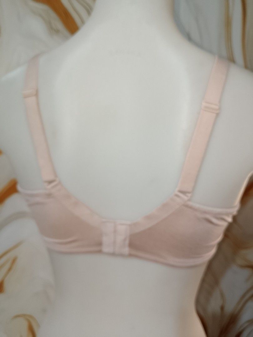 36dd UNDERSTANCE Light Pink Mesh Trim Underwire Bra THIN SOFT PADS (Category: Undergarments & Loungewear) located in Manila. Submitted by truecrystal-1407 (Listing ID 1461556599, Image 3). Description: - Light pink bra - Mesh trim on cups - Underwire support - Adjustable straps - Back closure - Smooth satin-like fabric on cups - Simple and classic design.