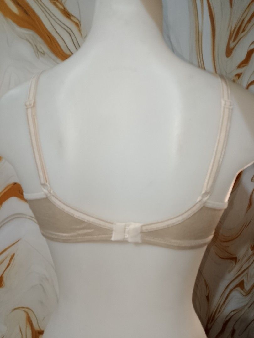 38b rojan Cream Satin Full Coverage Bra no pads with underwire (Category: Undergarments & Loungewear) located in Manila. Submitted by truecrystal-1407 (Listing ID 1461545079, Image 3). Description: - Cream colored bra - Satin cups with sheer mesh overlay - Adjustable straps - Hook-and-eye closure at the back - Small bow detail in the center - Comfortable full coverage style.