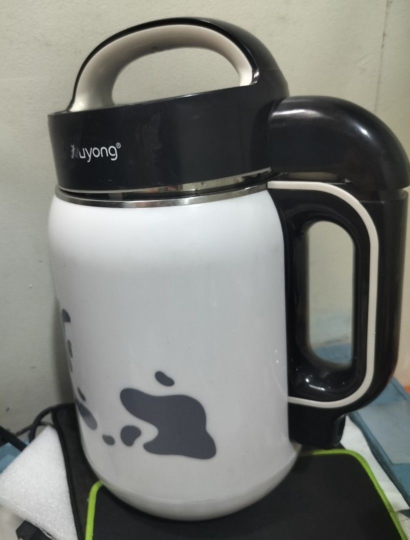 3L Multifunction Blender (Category: Juicers, Blenders & Grinders) located in Cainta. Submitted by whiteelephantph (Listing ID 1461462766, Image 1). Description: 2nd hand good working condition For Rice Cereal, Wet Beans, Dried Beans, Tea and Juicer Included power cable Pick up or lalamove 450 only bawas kalat lang Pm is the Key!.