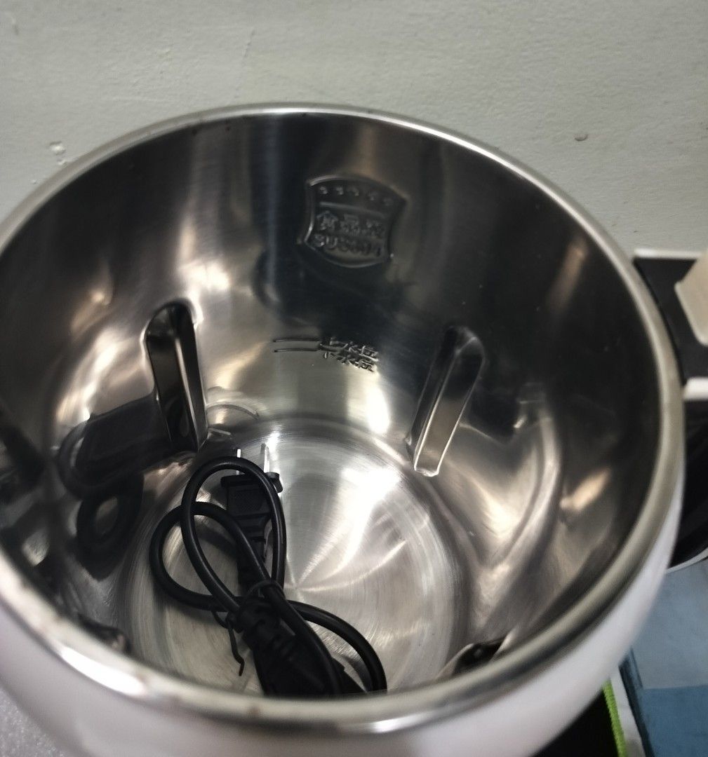 3L Multifunction Blender (Category: Juicers, Blenders & Grinders) located in Cainta. Submitted by whiteelephantph (Listing ID 1461462766, Image 3). Description: 2nd hand good working condition For Rice Cereal, Wet Beans, Dried Beans, Tea and Juicer Included power cable Pick up or lalamove 450 only bawas kalat lang Pm is the Key!.