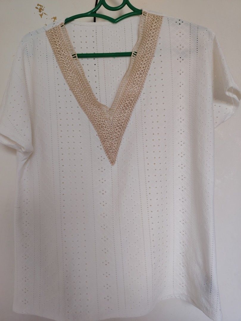 5 PCS Ladies Blouse Bundle - 2 (Category: Longsleeves) located in Zamboanga. Submitted by elzza_846 (Listing ID 1461346491, Image 3). Description: 👚 5 pcs bundle for only ₱300 Preloved clothes, good condition. Mixed styles, perfect for casual wear/pambahay..