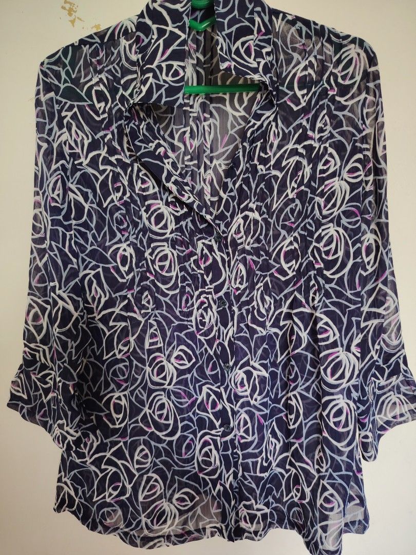5 PCS Ladies Clothes Bundle 3 (Category: Longsleeves) located in Zamboanga. Submitted by elzza_846 (Listing ID 1461350080, Image 3). Description: 👚 5 pcs for only ₱300! Preloved clothes, lightly used and in good condition. Mixed styles, perfect for casual wear or pambahay..