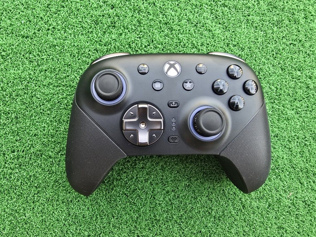 8BitDo Ultimate 3E Wireless Controller (Category: Controllers) located in Kuala Lumpur. Submitted by jkwong99 (Listing ID 1461329619, Image 2). Description: 8BitDo Ultimate 3E Controller for Xbox, PC, Android, Apple Condition: Like new. All perfect working condition. Only used for 2 hours. Warranty: Until 8/9/2027 by official 8BitDo Global Store. Package includes: Fullbox set. Reason for sale: Not to my preference. Price slighly negotiable. Serio