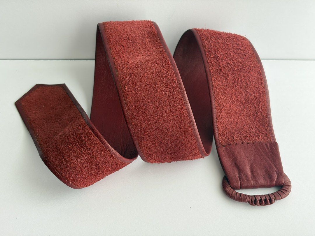 9. Maroon Leather Belt (Category: Belts) located in Quezon City. Submitted by wagwagan_ukay_blues (Listing ID 1461467371, Image 3). Description: From Japan In good condition ❗️please expect signs of usage Width -1.9” Overall - 33”.