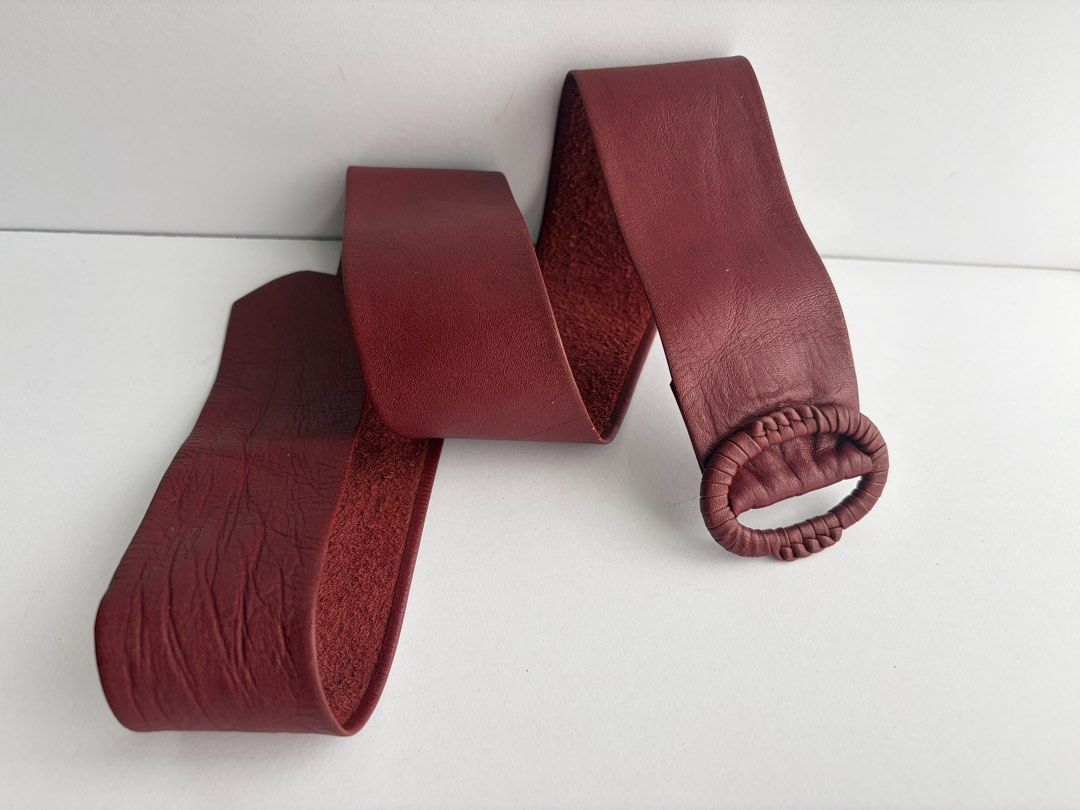 9. Maroon Leather Belt (Category: Belts) located in Quezon City. Submitted by wagwagan_ukay_blues (Listing ID 1461467371, Image 2). Description: From Japan In good condition ❗️please expect signs of usage Width -1.9” Overall - 33”.